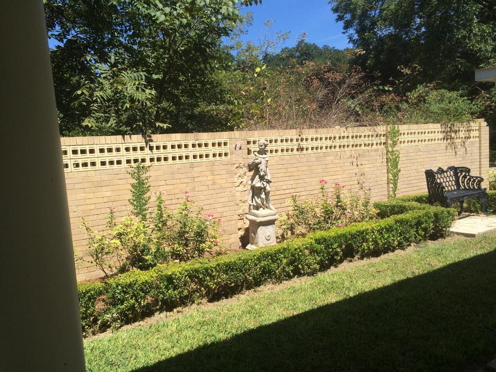 Belle Oaks Inn Gonzales エクステリア 写真